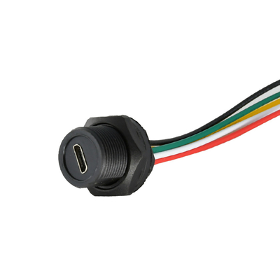 Connecteurs en plastique circulaire de tension de courant de 30 V avec courant nominal de 1,5 A et matériau en PVC